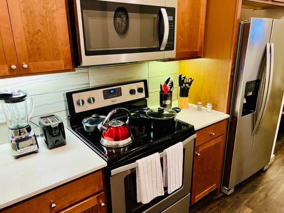 Apto 1 Bed - Kitchen - Free Parking Leilighet Houston Eksteriør bilde
