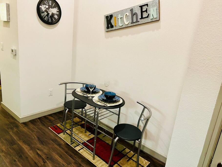 Apto 1 Bed - Kitchen - Free Parking Leilighet Houston Eksteriør bilde